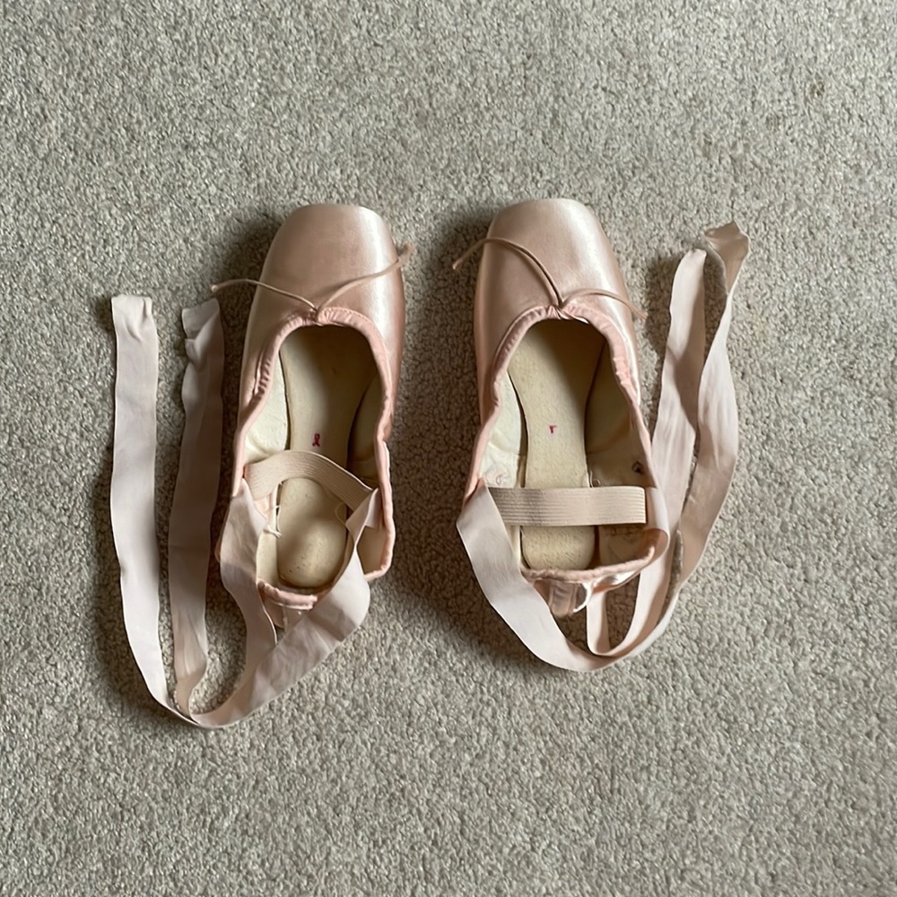 Pre-sewn Suffolk Spotlight Pointe Shoes